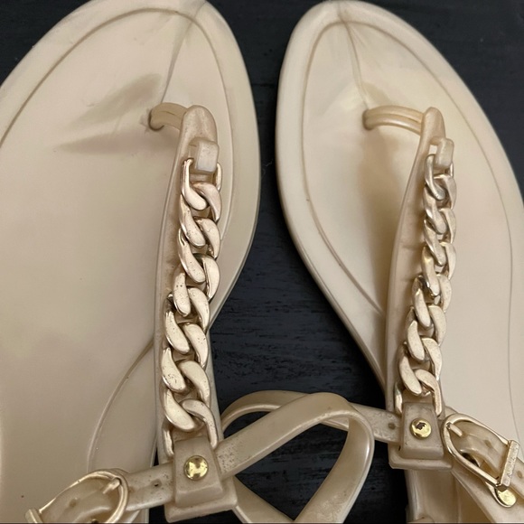 🌟HOST PICK🌟COUNTRY RD Gold chain Flat Sandals - Picture 2 of 4
